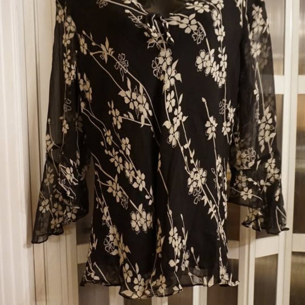 superb blouse in real black SILK printed with delicate white flowers, size M/G